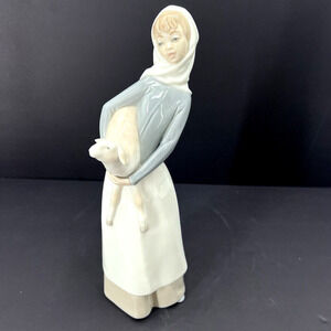 Lladro Girl with Lamb 4505 Porcelain Figurine 1970 Retired 10.5 in